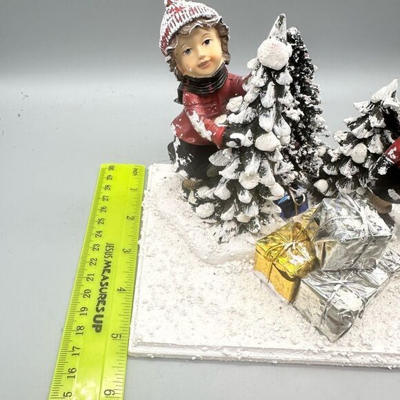 Vintage snow people playing in the snow Christmas scene - Picture 10 of 12